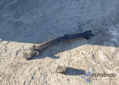 2018 Toyota Rav4 Le z USA, uszkodzony, nr VIN JTMBFREV1JJ217505